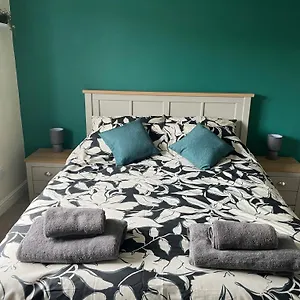 https://claygate-place.hotelsin-nottingham.com